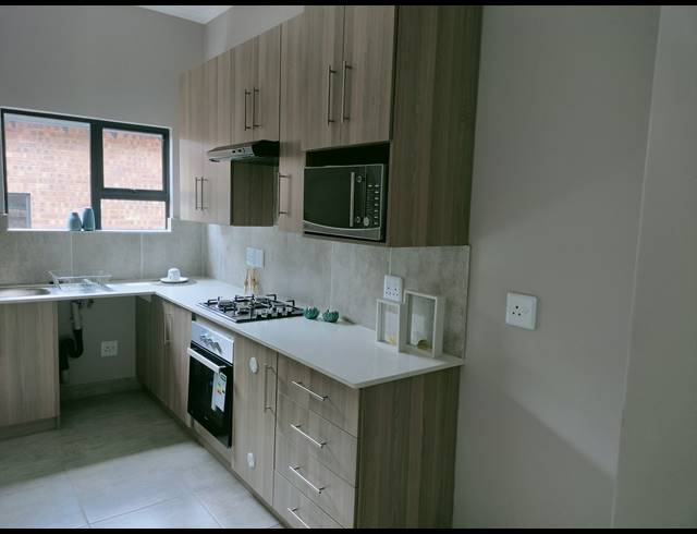 3 BEDROOM FREEHOLD FOR SALE IN DIE HEUWEL